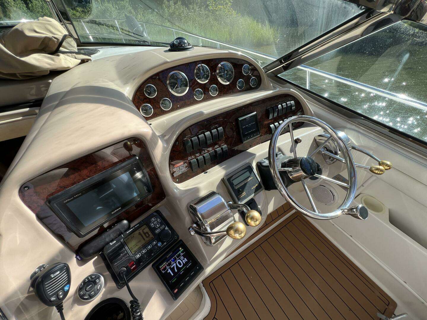 2002 Sea Ray 360 Sundancer - Image 15