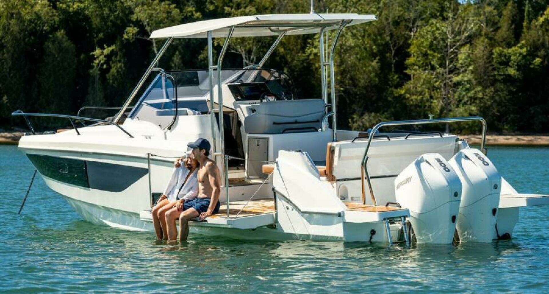 2025 Beneteau Flyer 9 SunDeck - Image 2