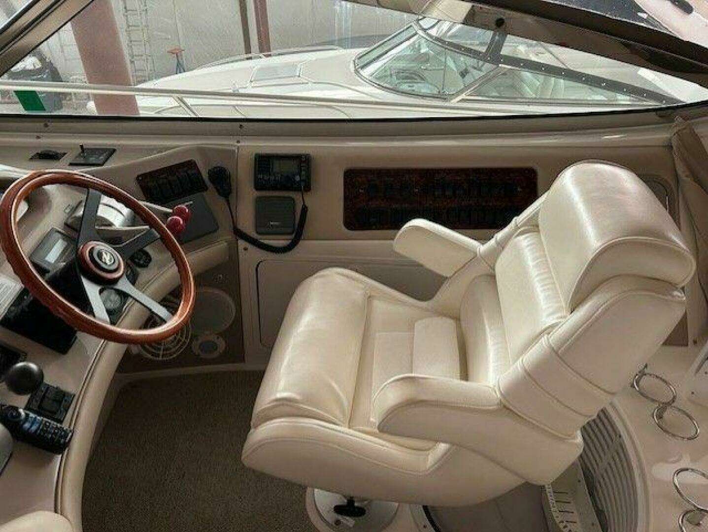 1998 Sea Ray 540 Sundancer - Image 24