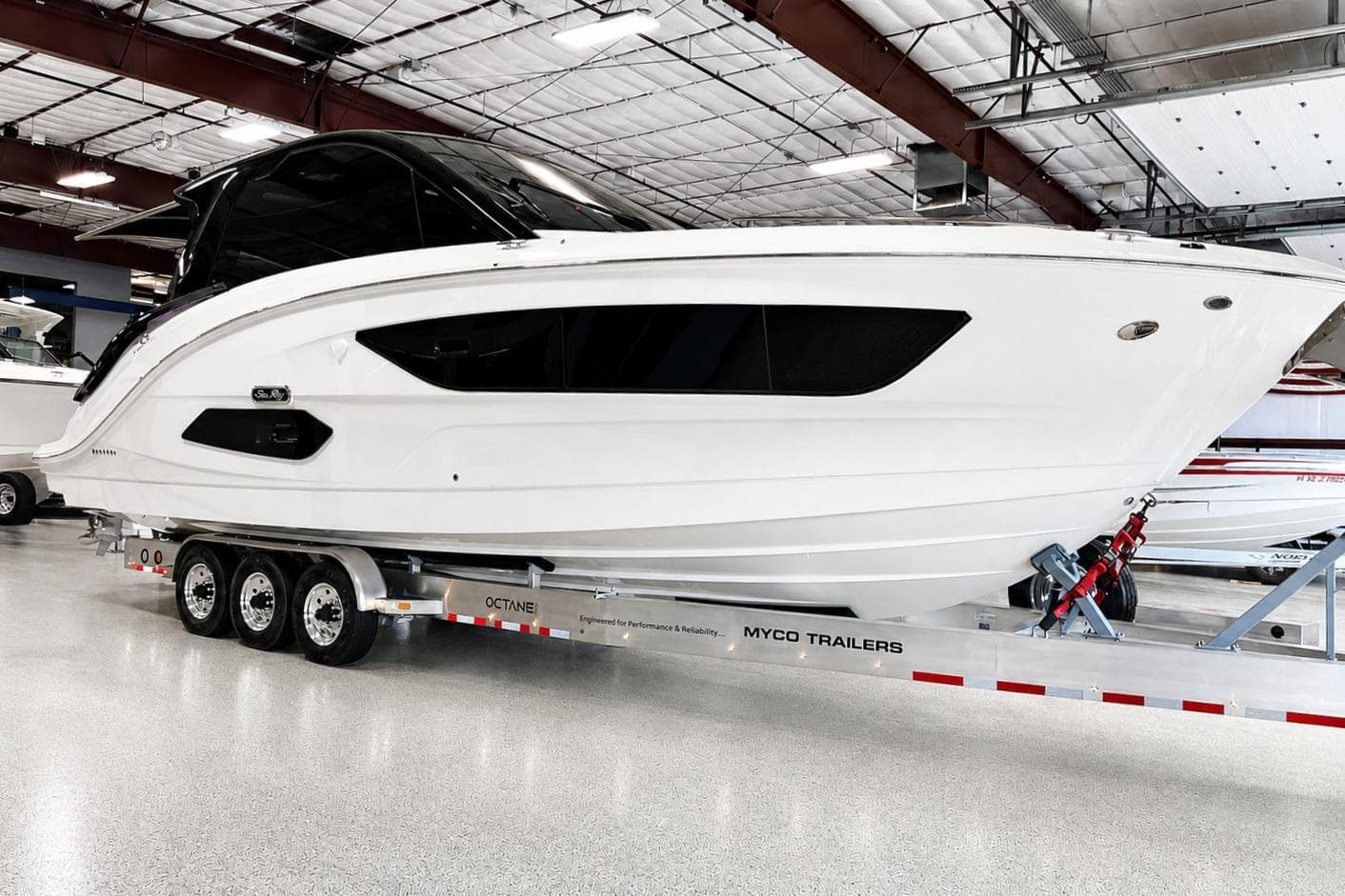 2025 Sea Ray Sundancer 370 Outboard