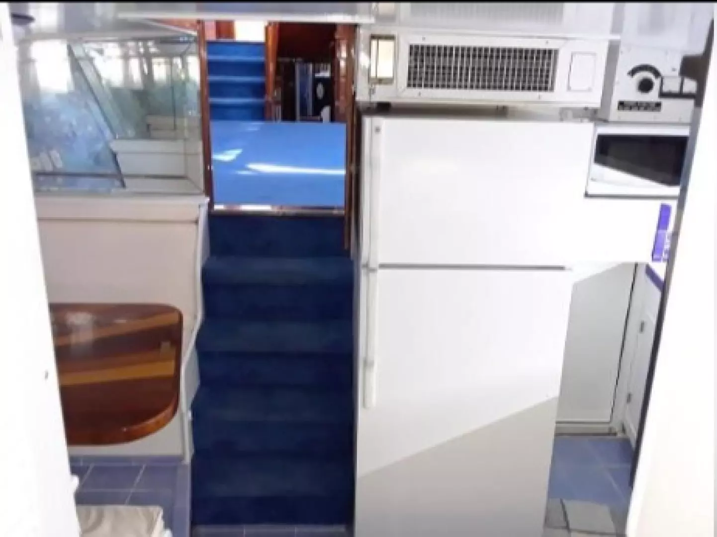1965 Burger Cockpit Flybridge Motor Yacht - Image 28