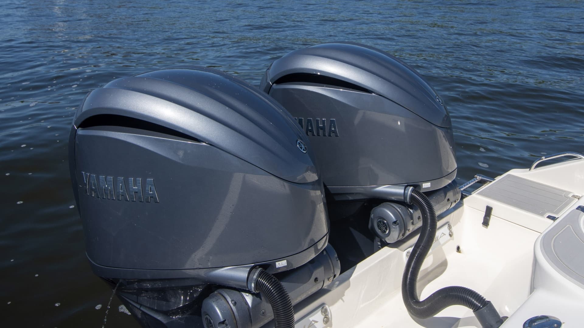 2023 Cobia 280 Center Console - Image 7