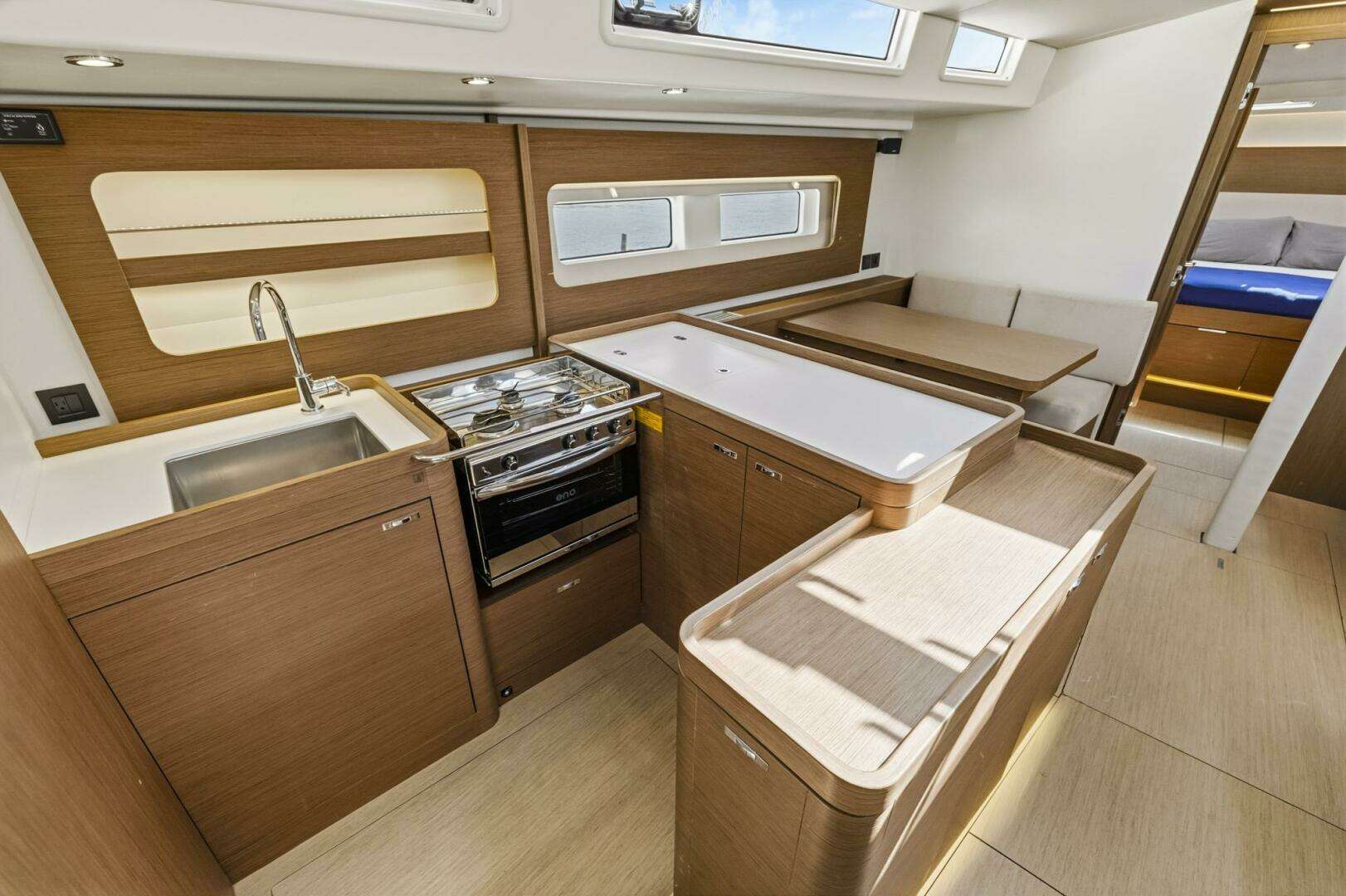 2024 Beneteau Oceanis Yacht 54 - Image 27