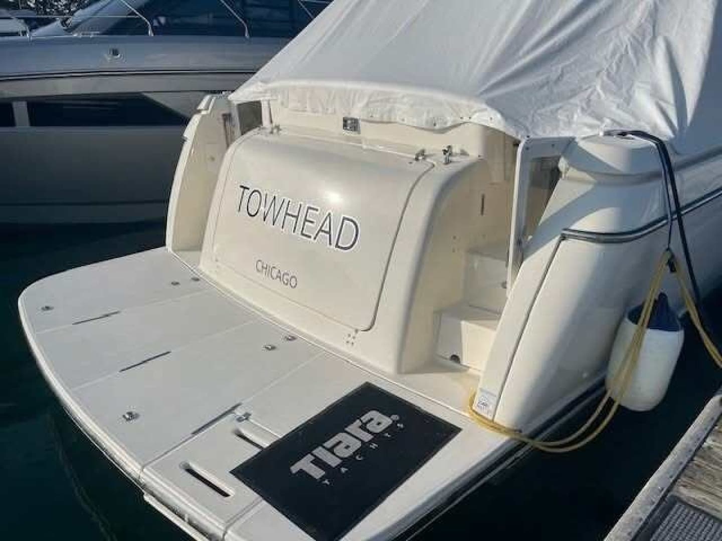 1995 Tiara Yachts 3500 EXPRESS - Image 7