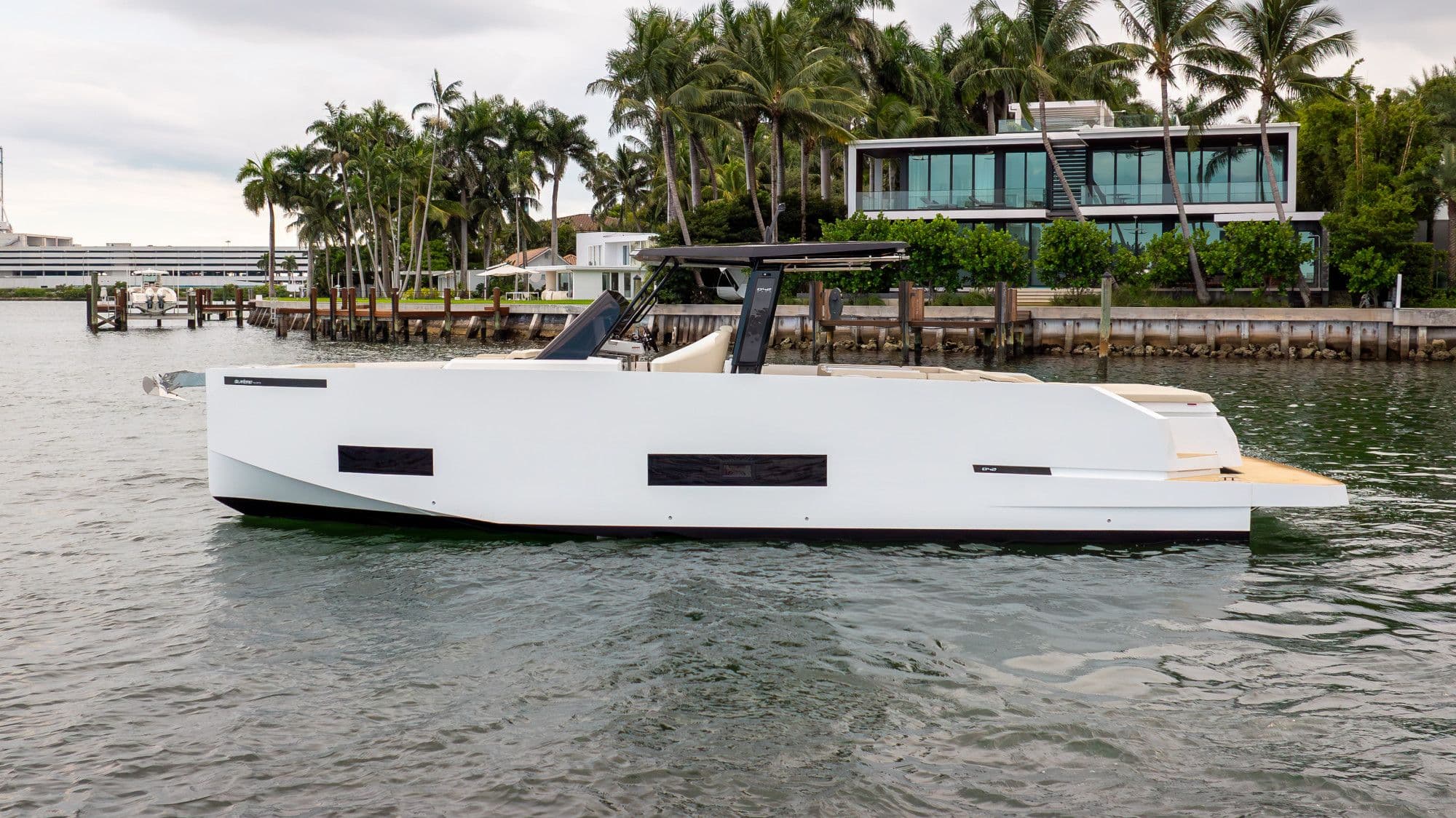 2027 De Antonio Yachts D42 Open - 5