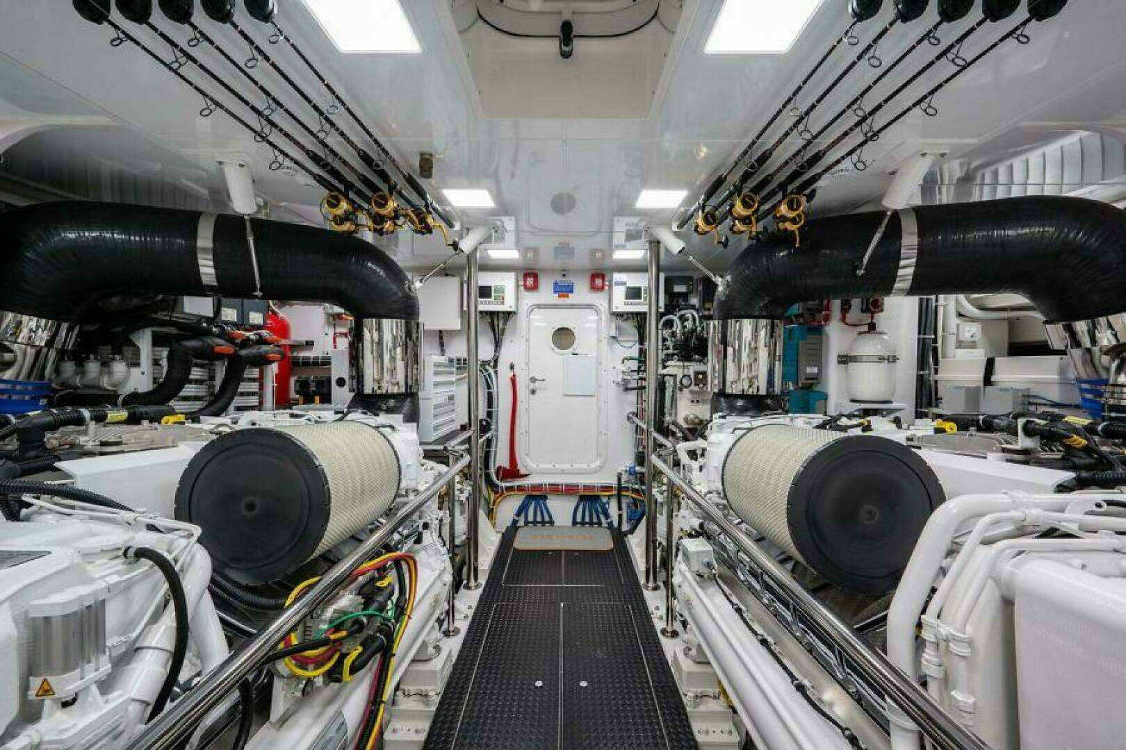 2018 Viking Enclosed Flybridge - Image 82