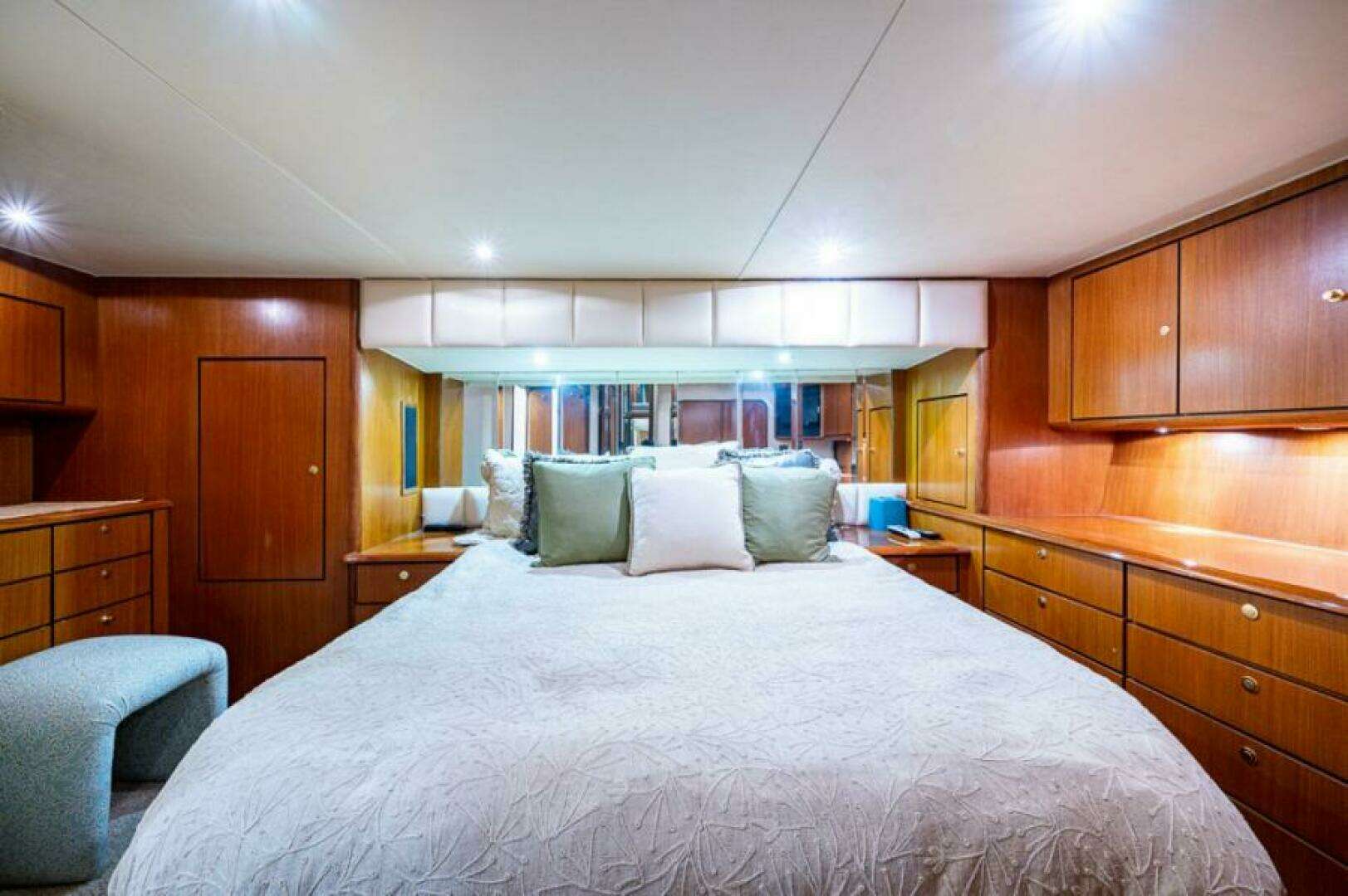 1999 Ocean Yachts 60 Convertible - Image 44