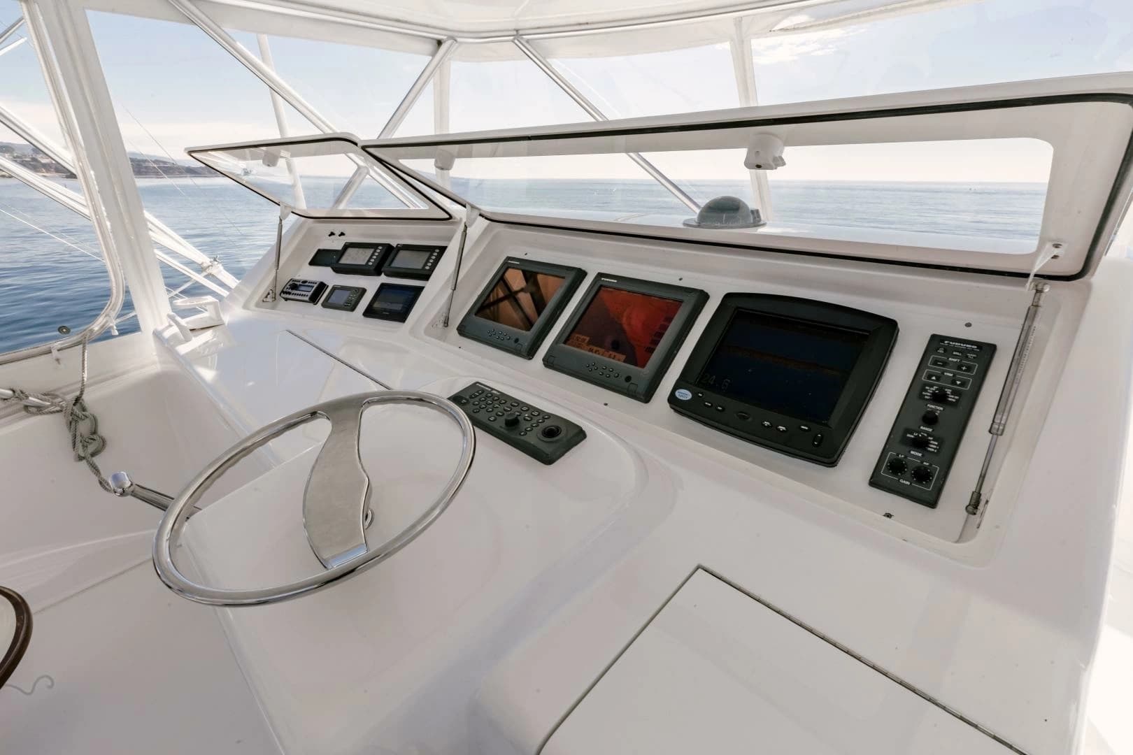 2003 Viking 56 Convertible - Image 11
