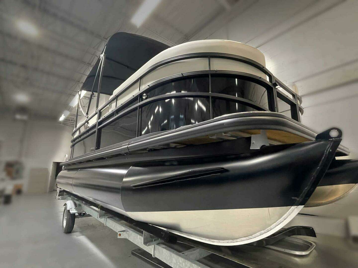 2024 Vision WX Tritoon - Image 14