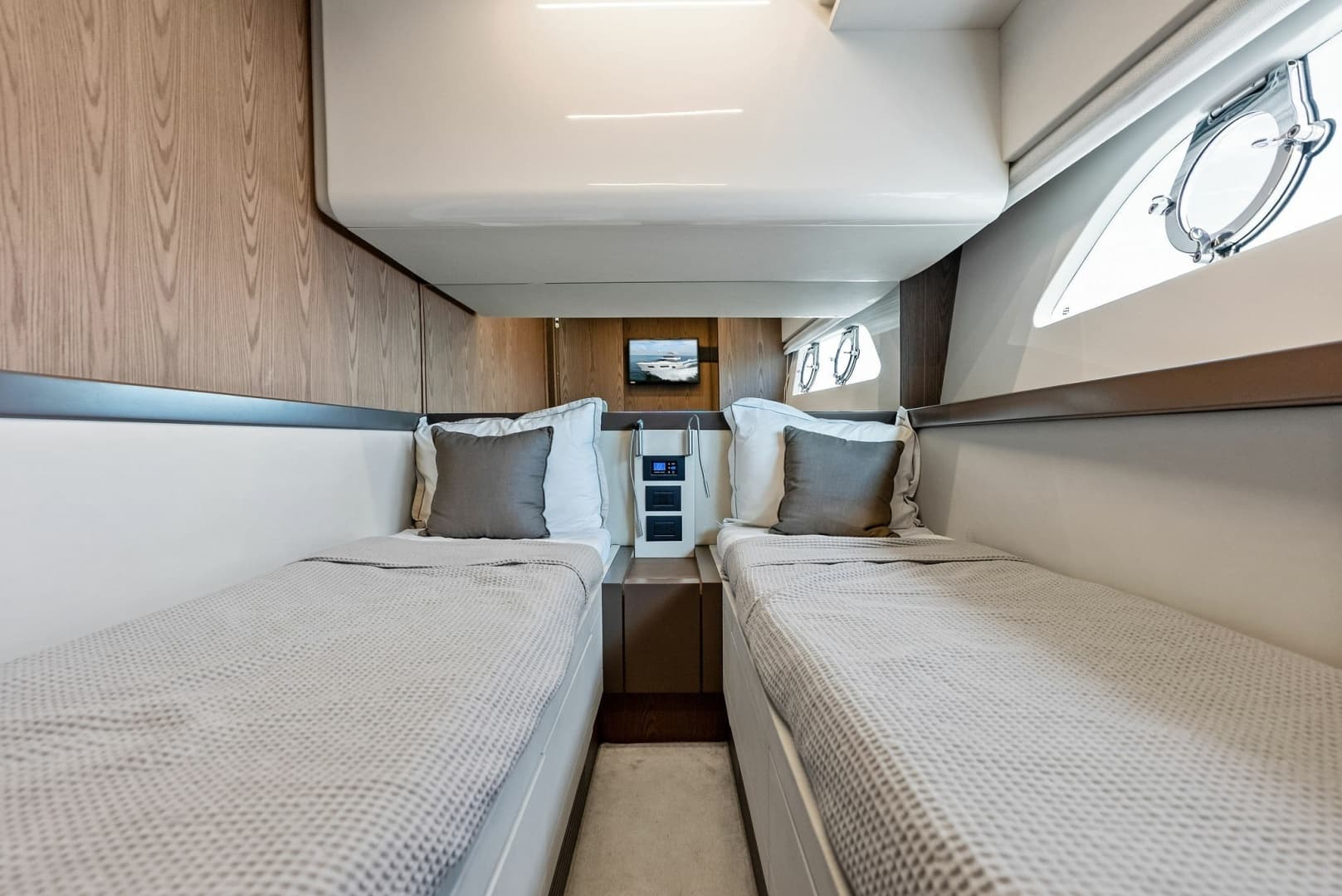 2018 Ferretti Yachts 800 - Image 62