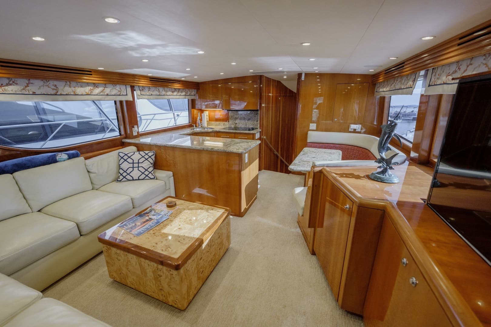 2002 Hatteras 60 Convertible - Image 2