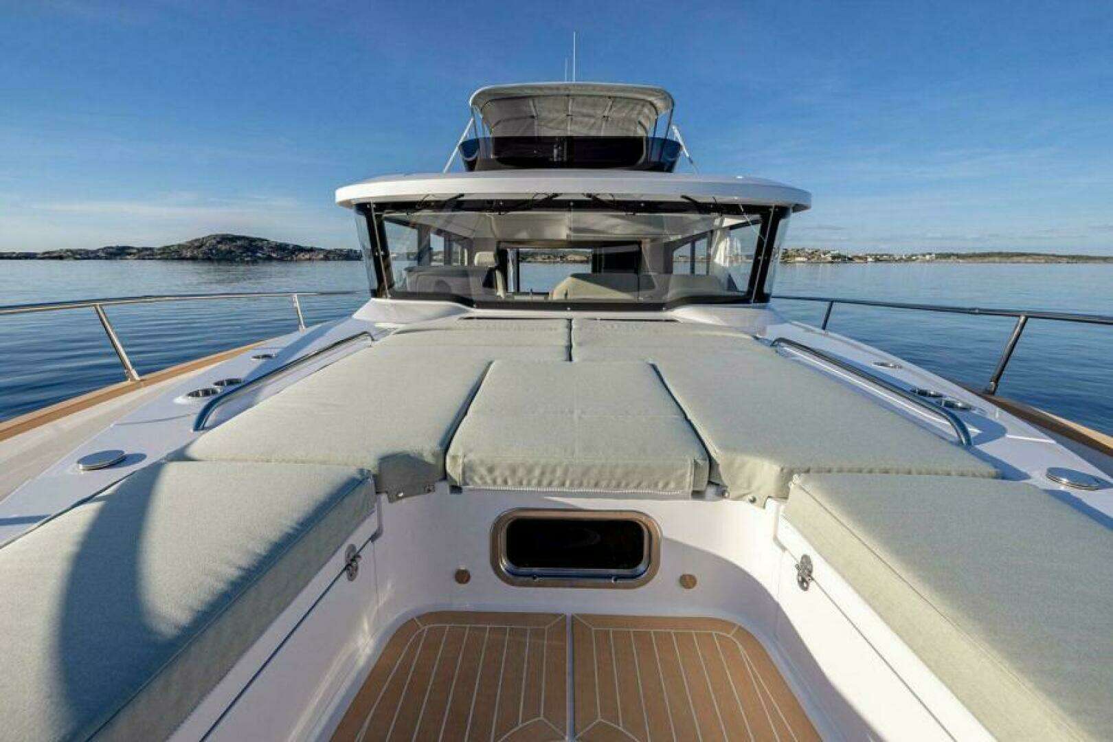 2025 Nimbus 495 Flybridge - Image 10
