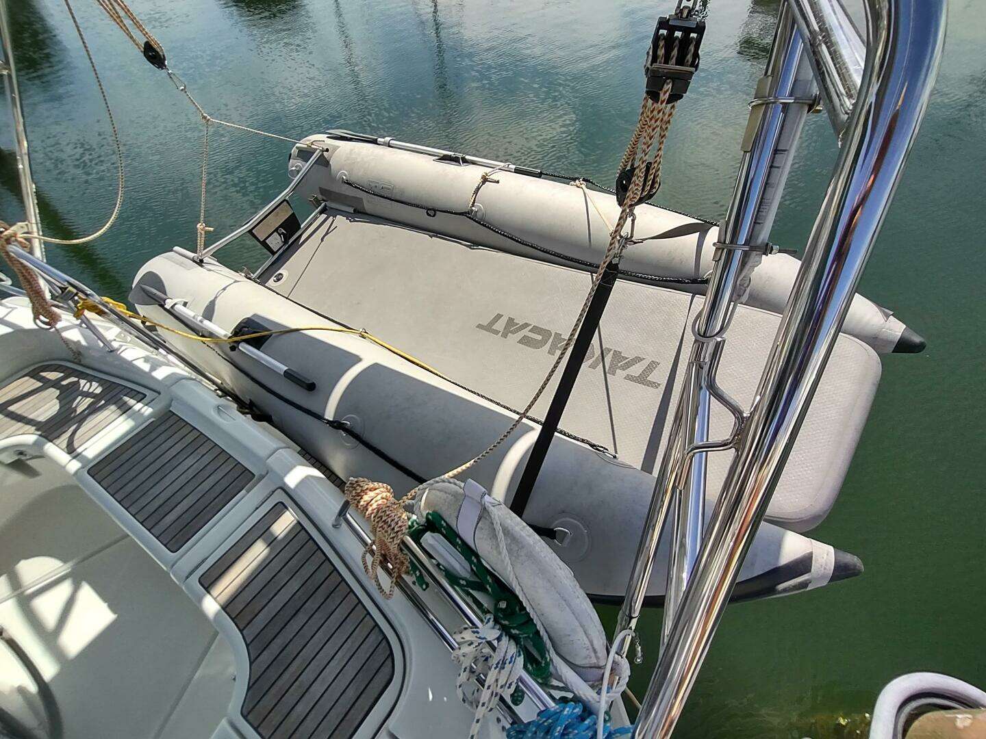 2004 Beneteau 393 - Image 6