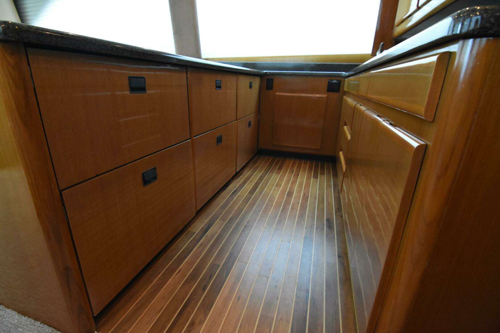 1999 Viking 58 Convertible - Image 19