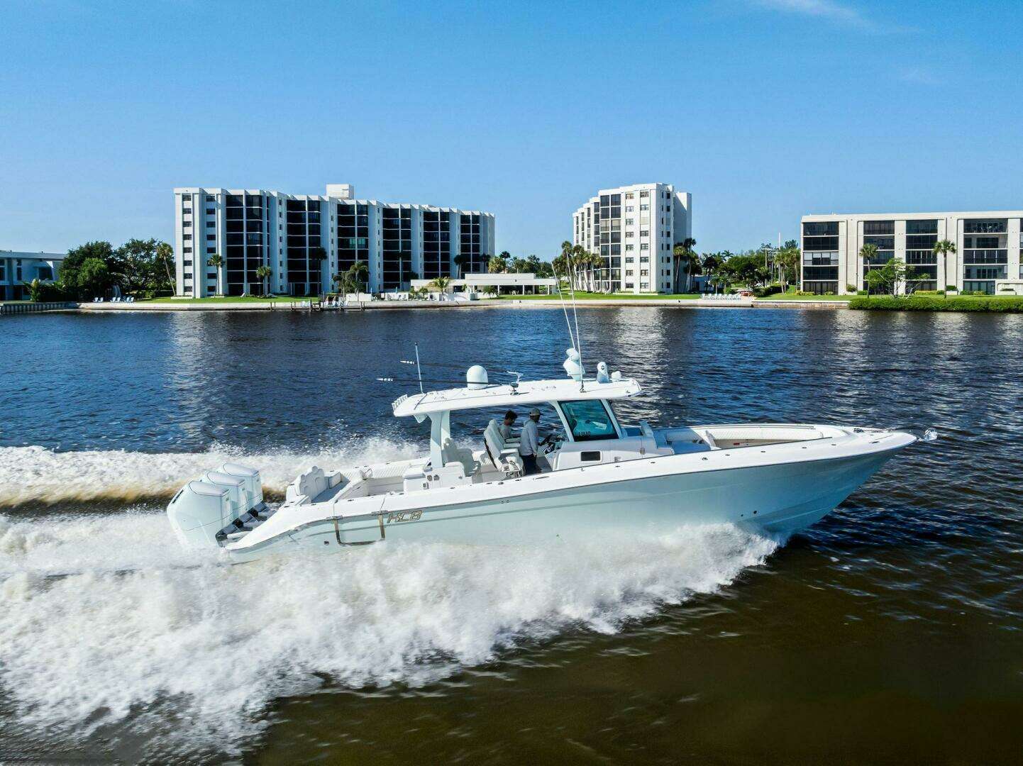 2023 HCB 42 Lujo - Image 14