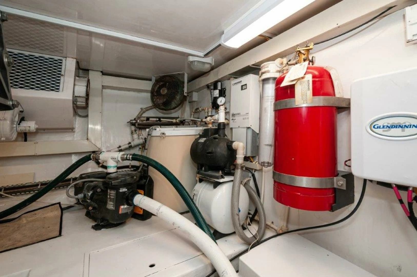 2001 Viking 61 Convertible - Image 45