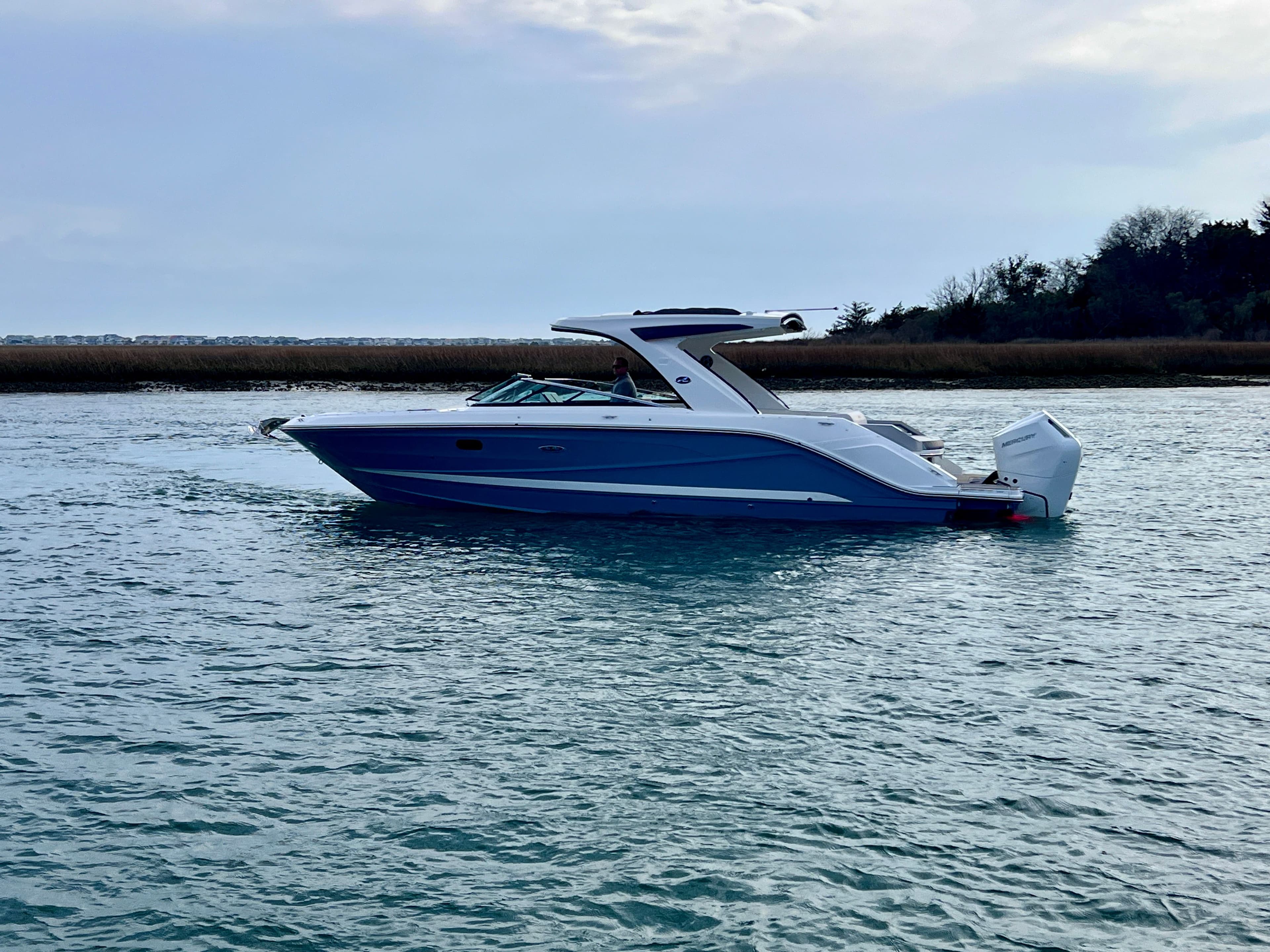 2026 Sea Ray SLX 310 Outboard - 8