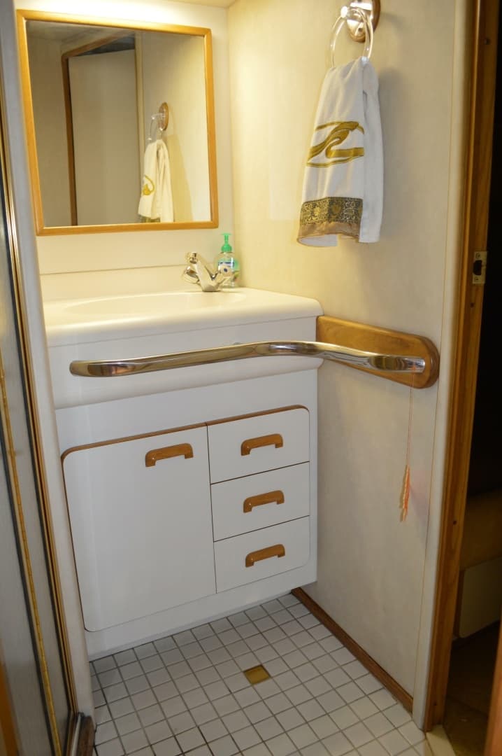 1994 Sea Ray 500 Sundancer - Image 22