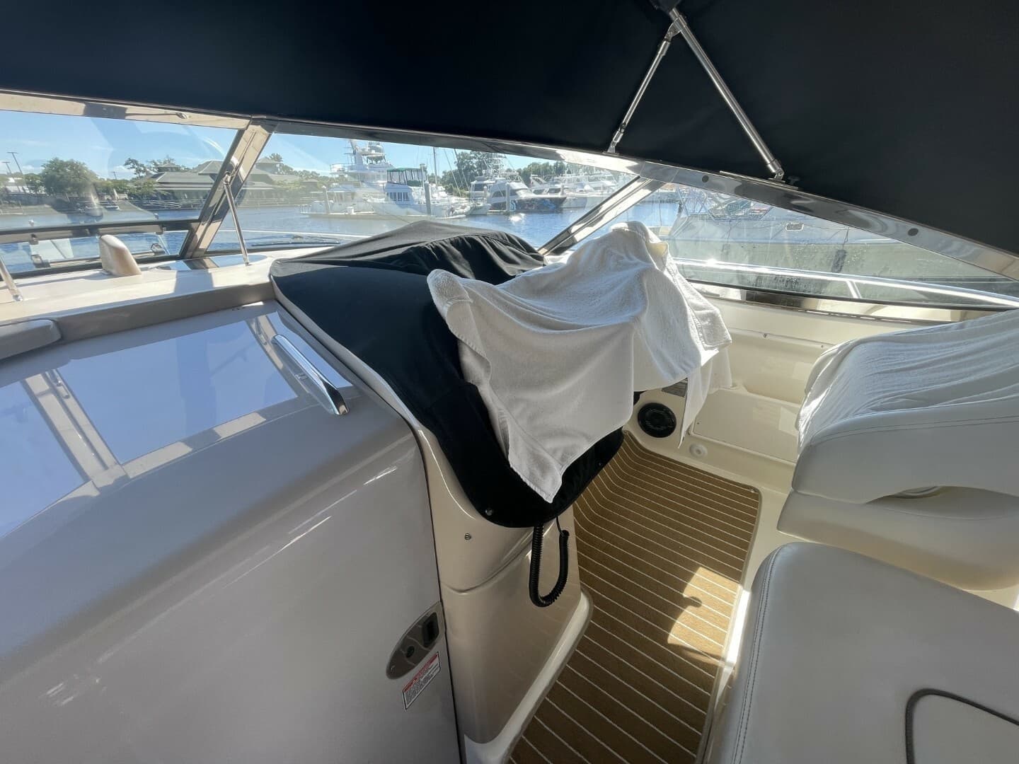 2006 Sea Ray 360 Sundancer - Image 11