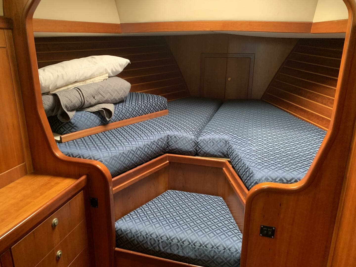 2004 ShearWater 45 - Image 26