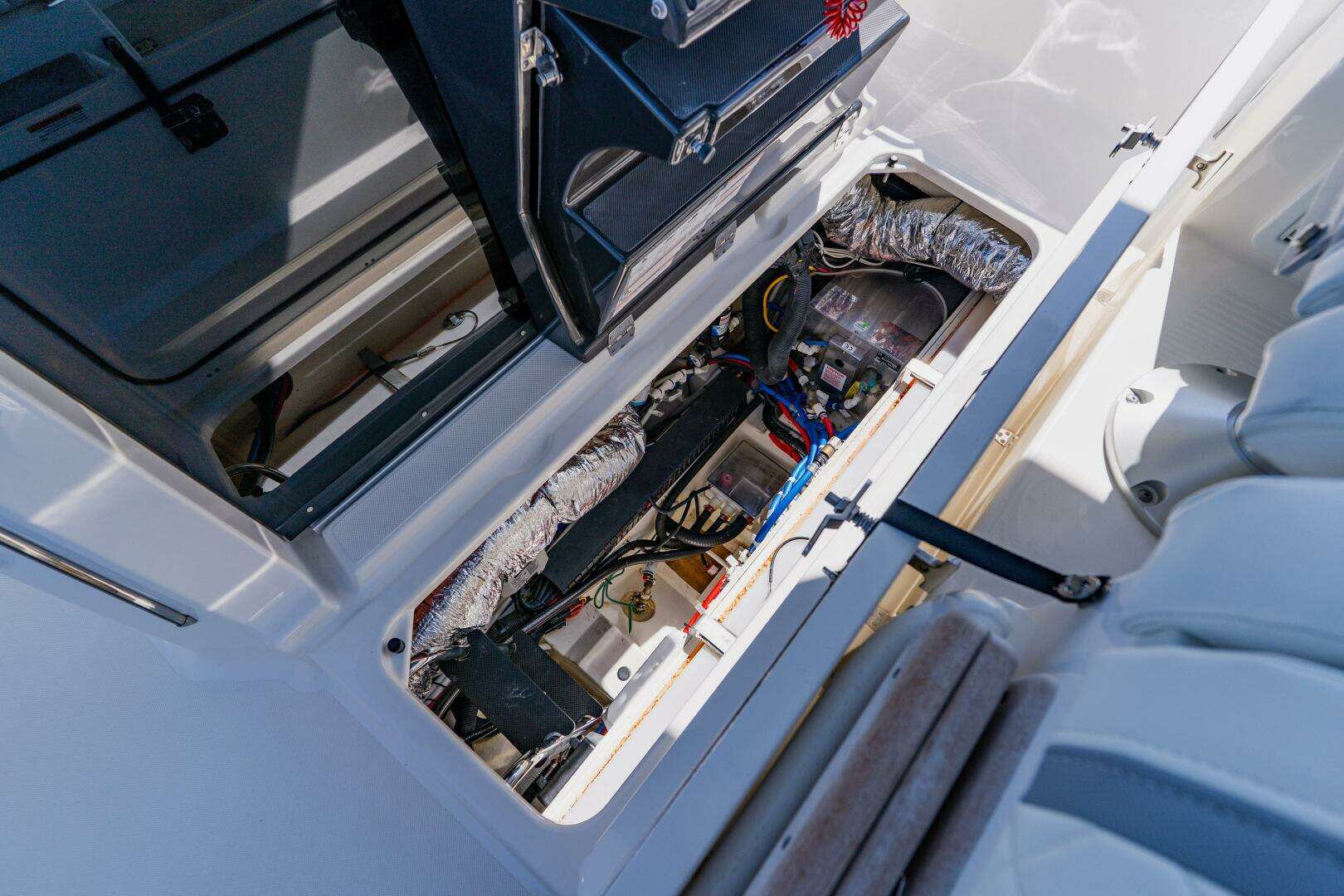 2022 Pursuit S 378 Sport - Image 33