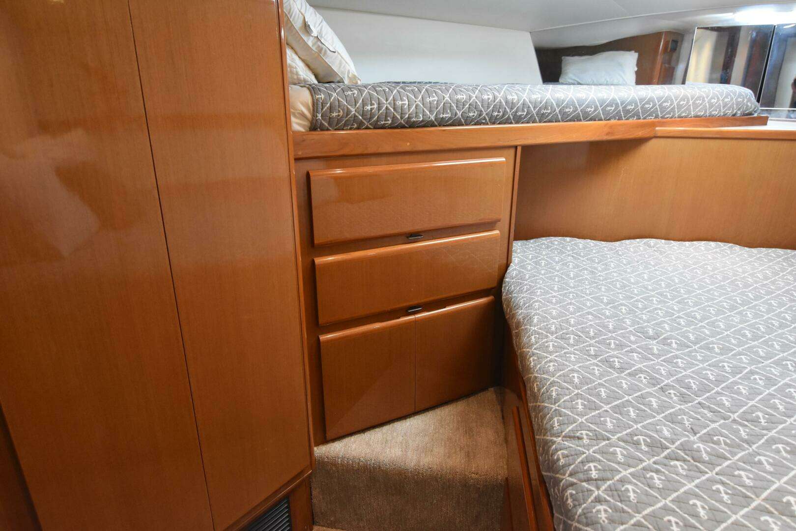 1999 Viking 58 Convertible - Image 27
