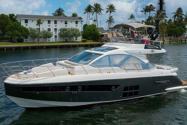 2023 Azimut S6 Sport-Fly - Image 1