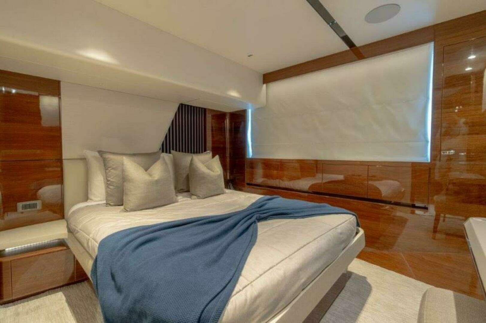 2019 Princess 85 Motor Yacht - Image 13