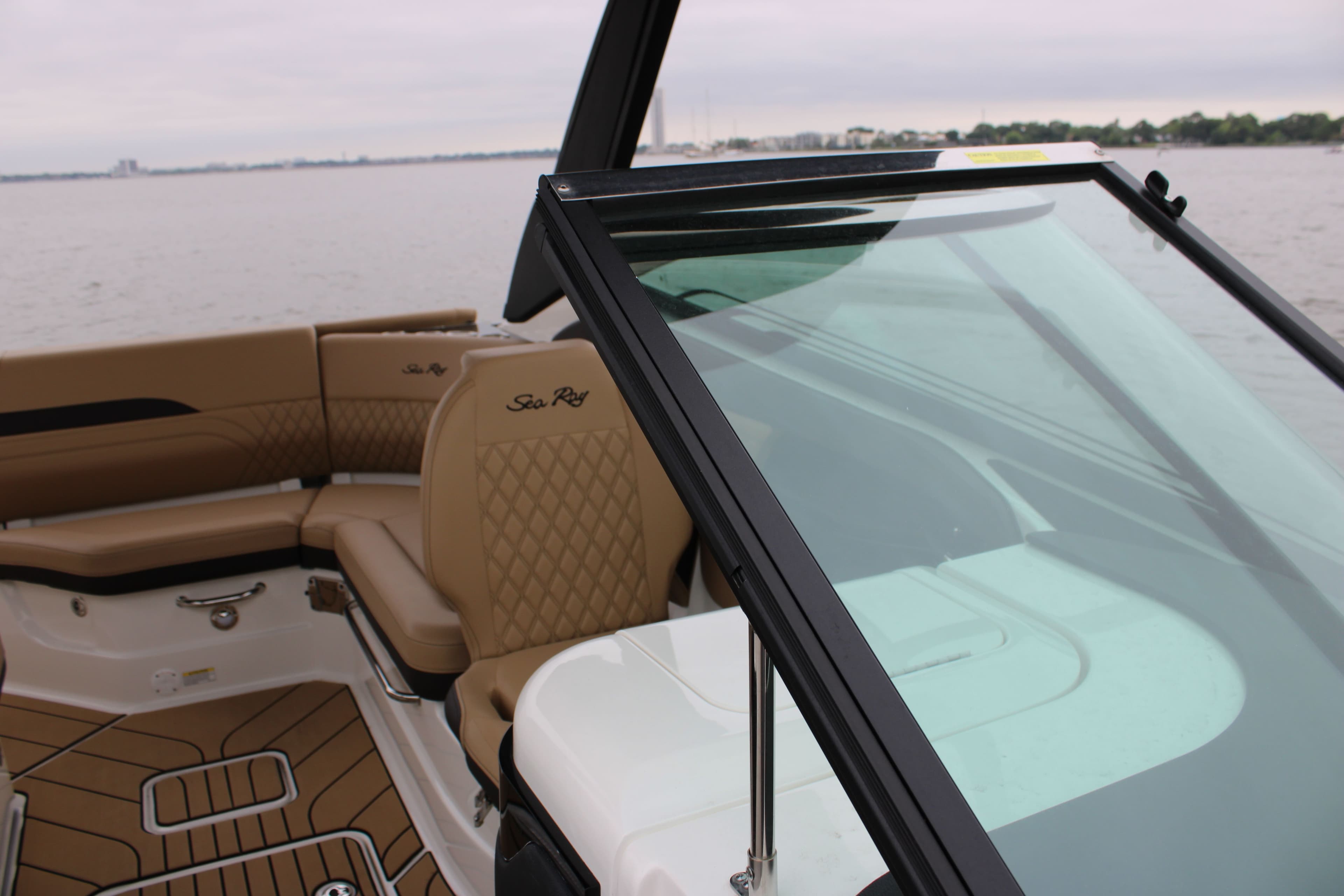 2026 Sea Ray SLX 260 - 22