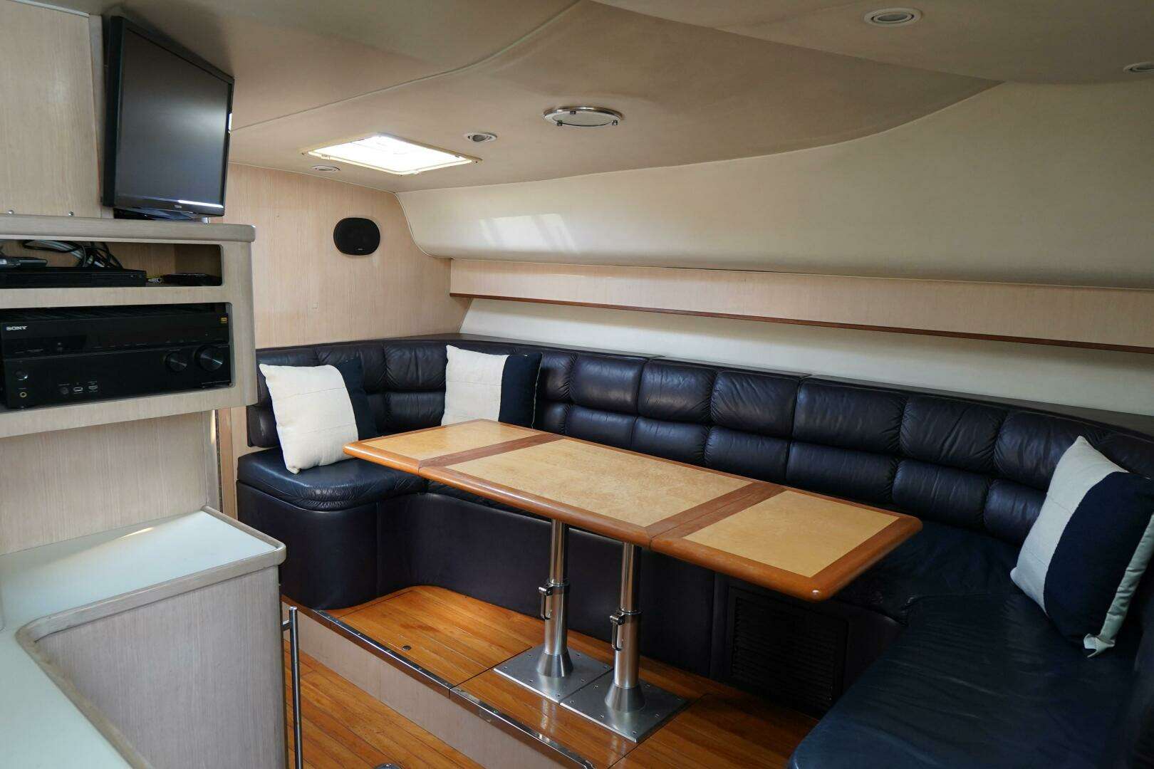 1994 Tiara Yachts — - Image 28