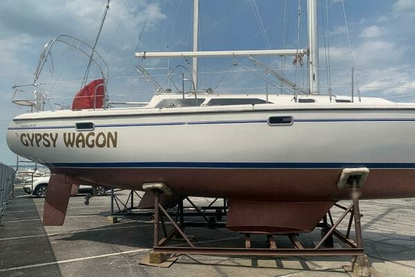 1999 Catalina 36 MK II - Image 1