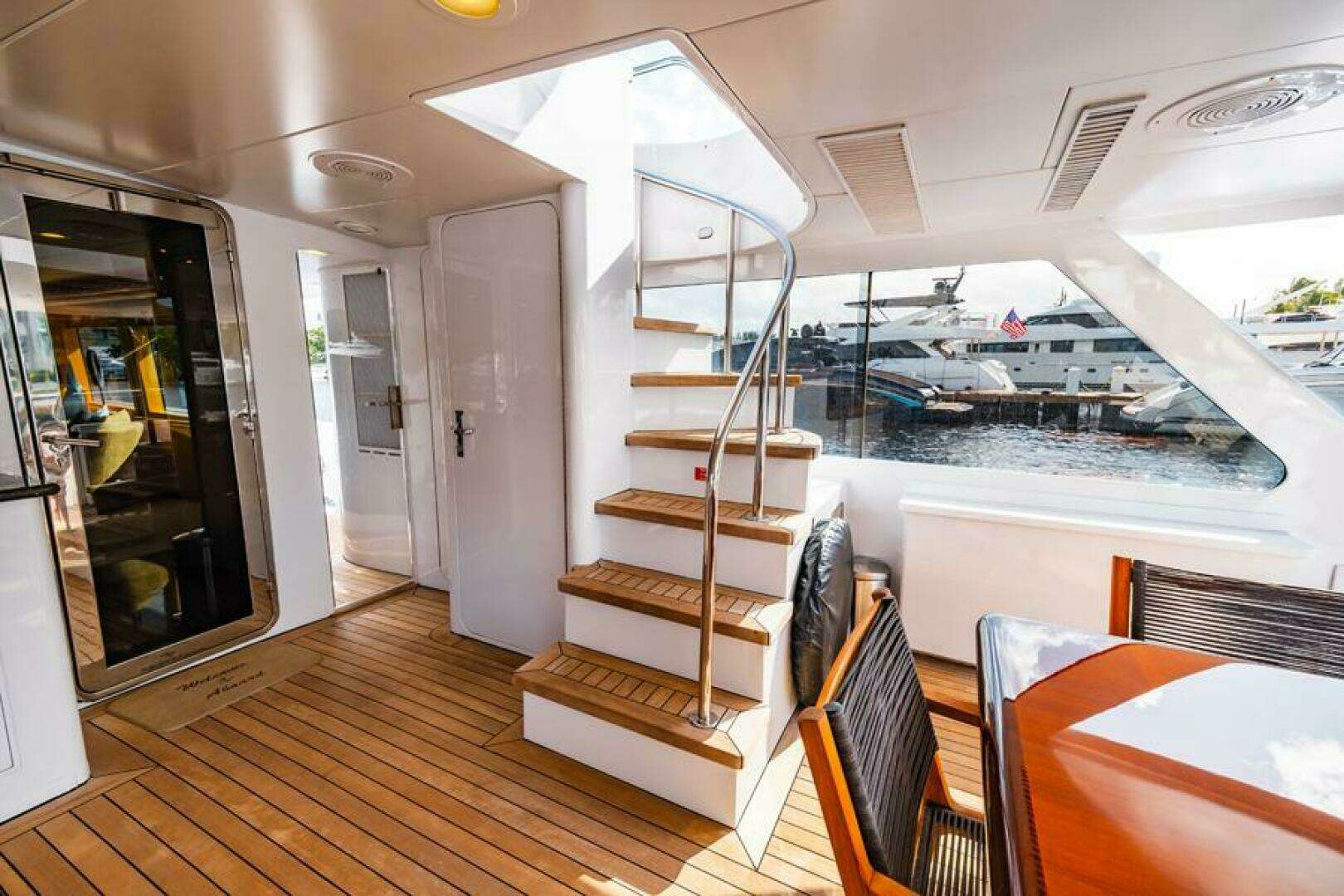 1995 Hatteras Flybridge Motor Yacht - Image 73