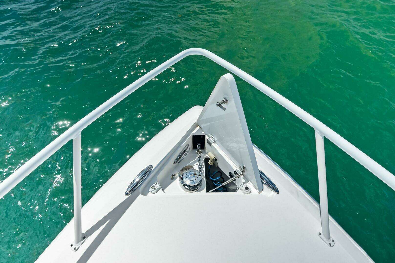 2018 Intrepid 430 Sport Yacht - Image 14