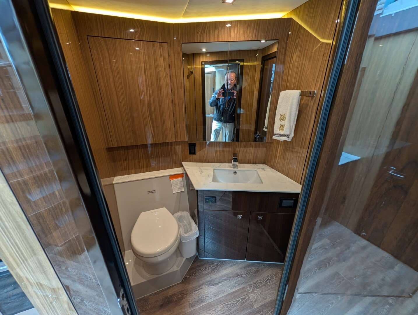 2022 Cruisers Yachts 54 Cantius - Image 47
