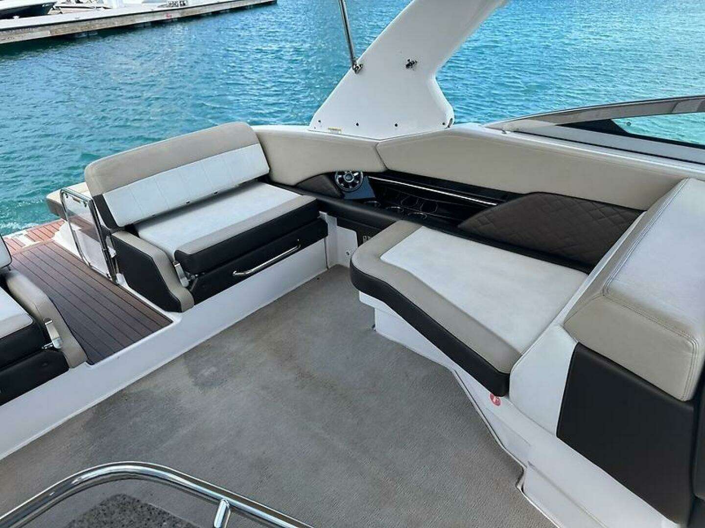 2013 Regal 3200 Bowrider - Image 11