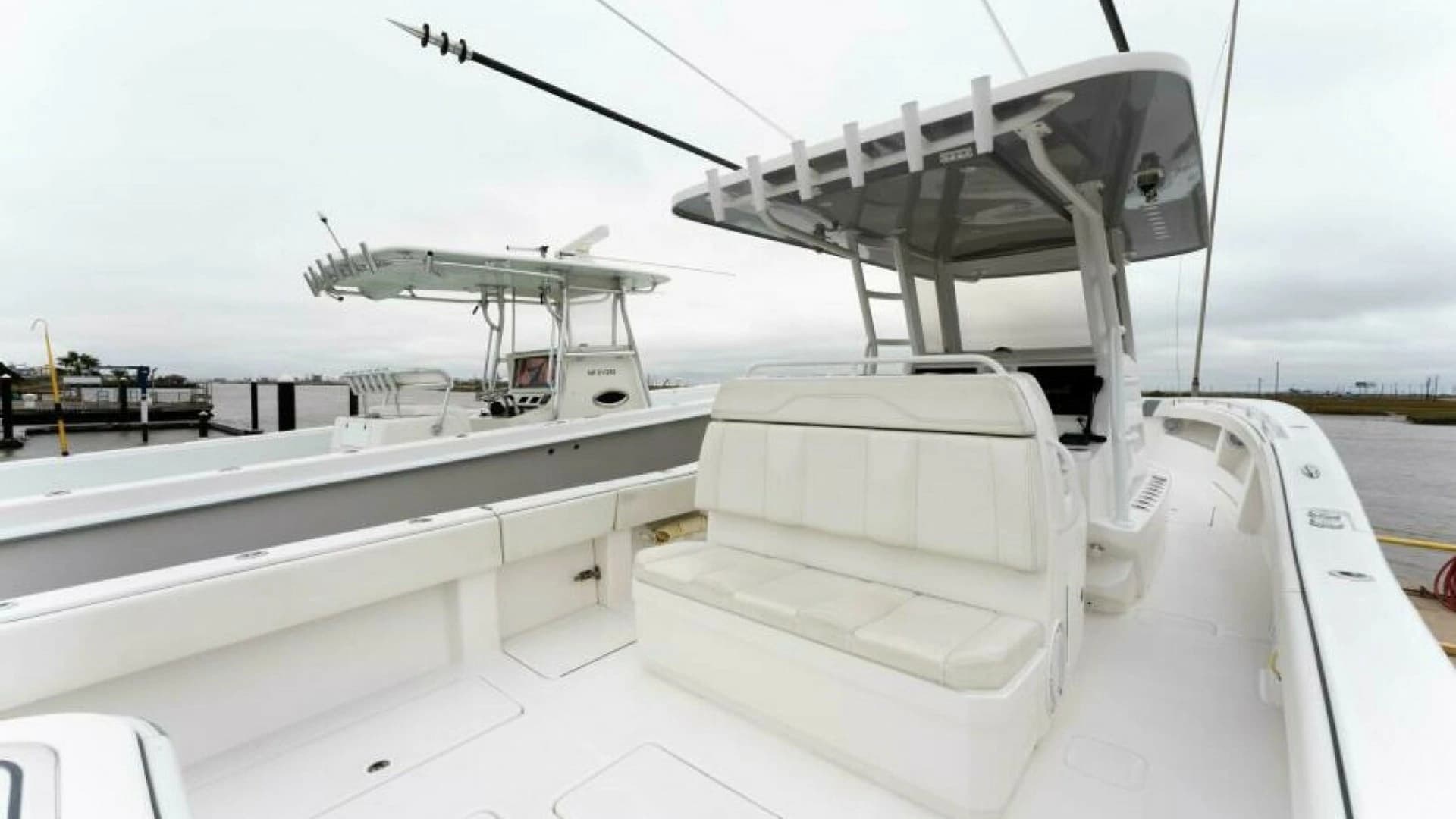 2019 Invincible 39 Open - Image 12