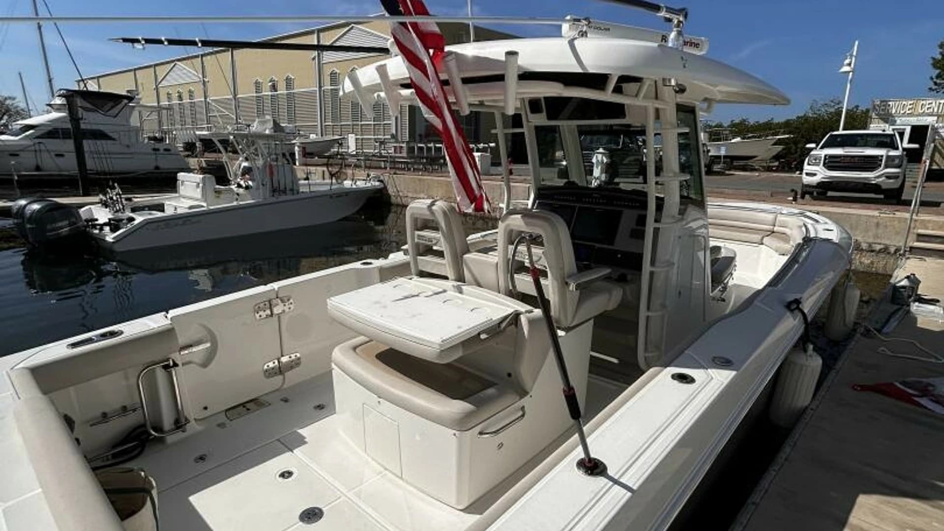 2017 Boston Whaler 330 Outrage - Image 21