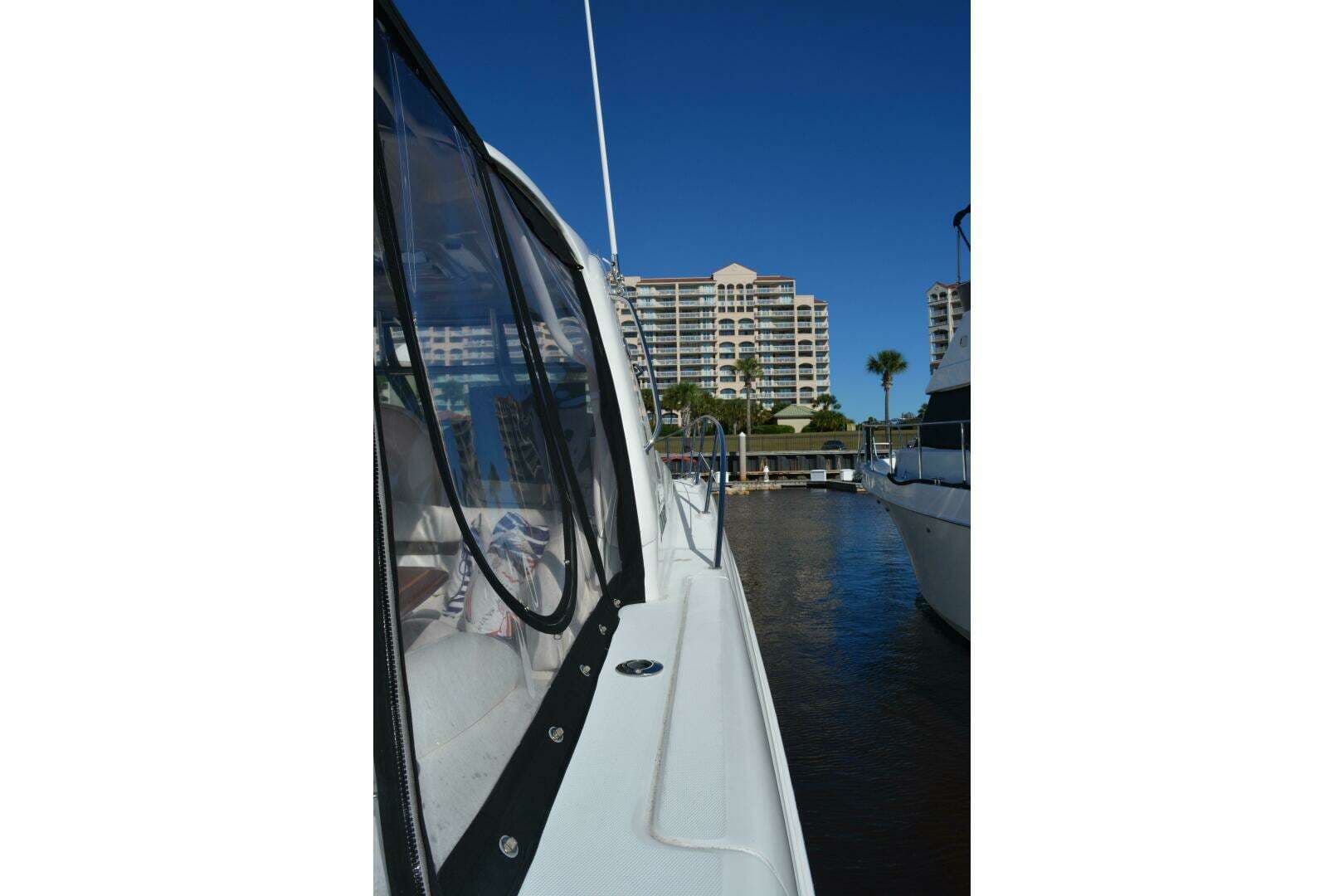 2007 Sea Ray 44 Sundancer - Image 25