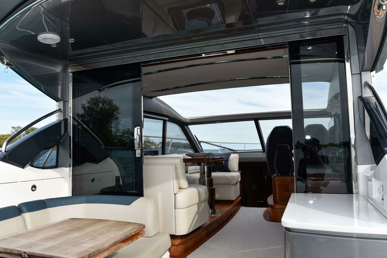 2022 Princess V50 - Image 13