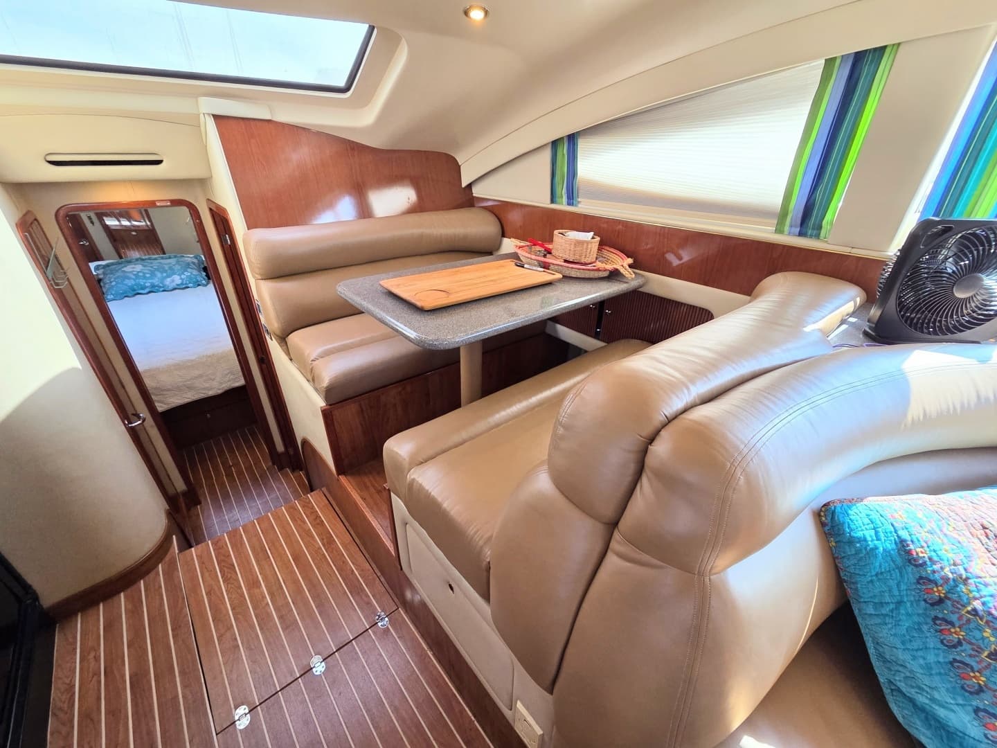 2002 Sea Ray 480 Motor Yacht - Image 13