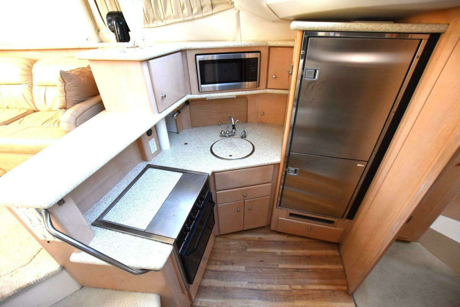 1999 Carver — - Image 12
