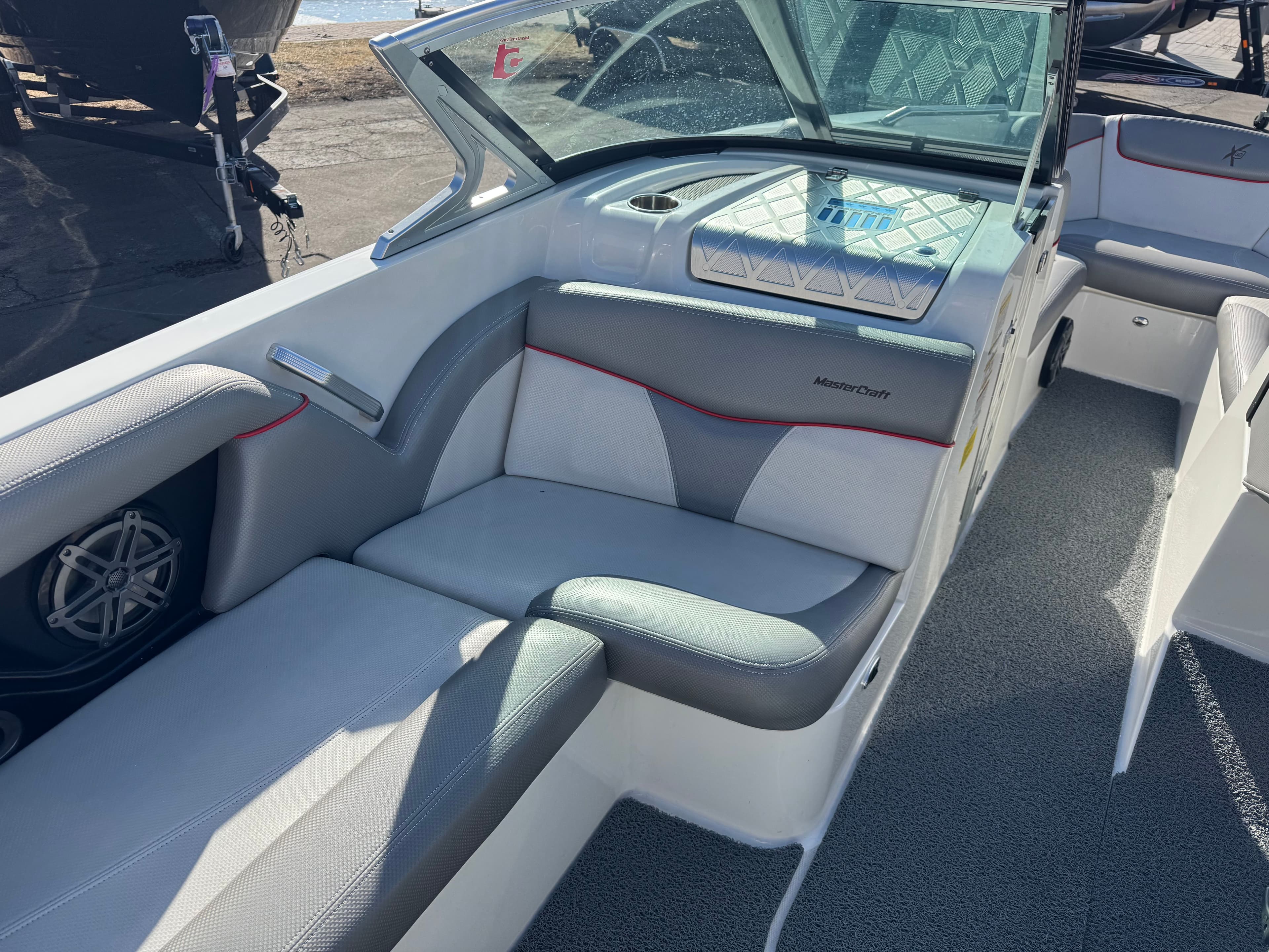 2016 MasterCraft X30 - 11
