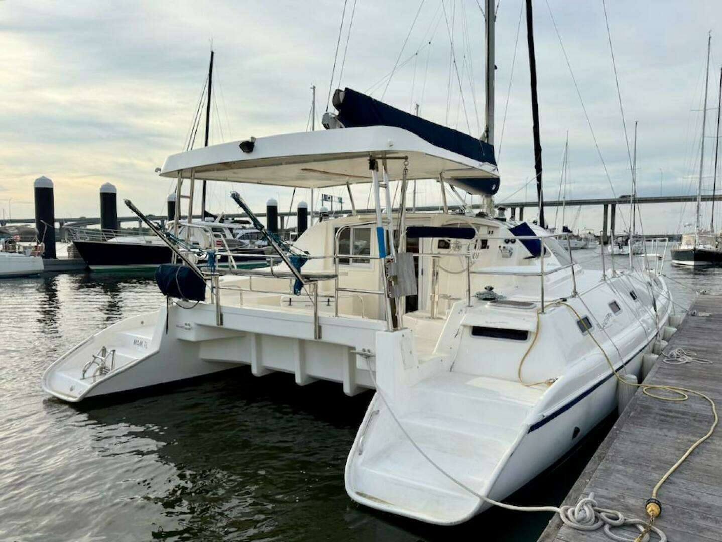 2006 Island Spirit 401 - Image 2