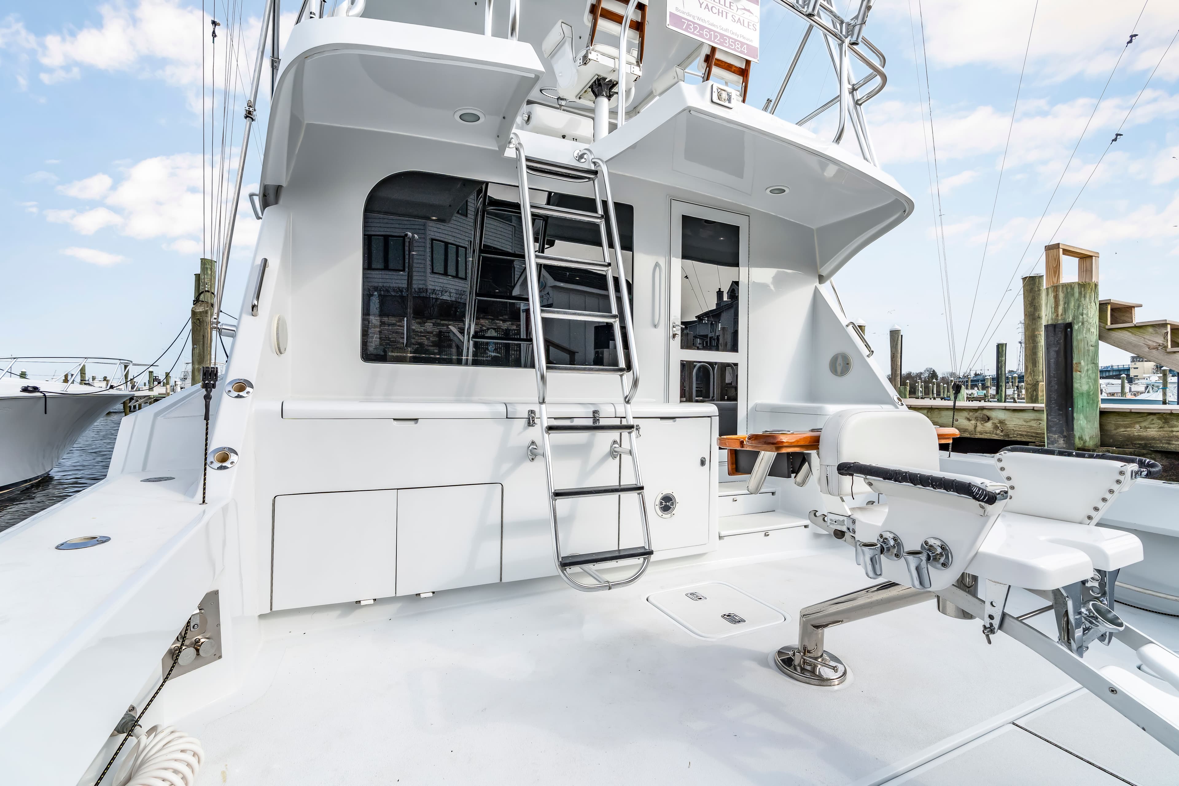 2001 Hatteras 55 Convertible - 67