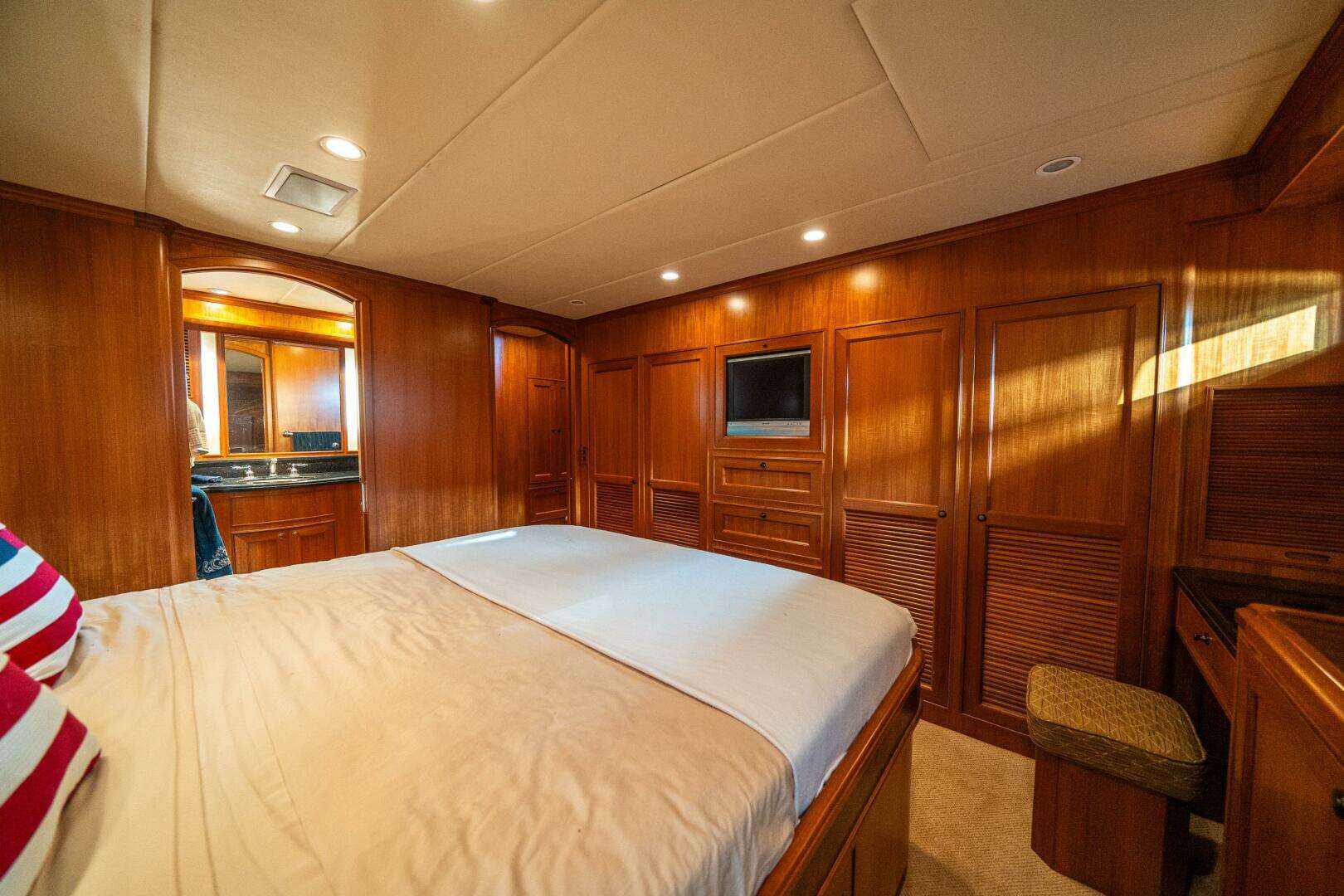 2006 Offshore Yachts 72 Pilothouse - Image 42