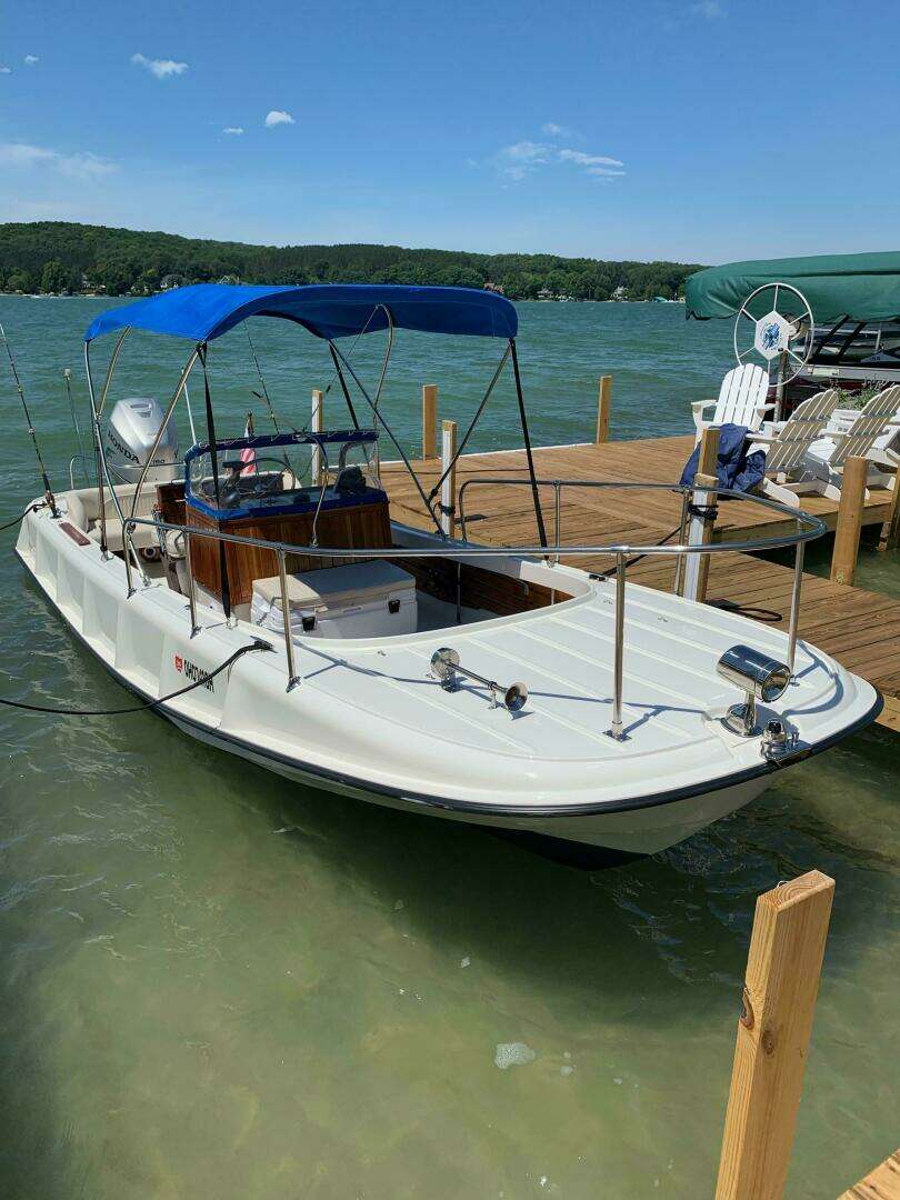 1972 Boston Whaler 21 Outrage Rib Side - Image 4
