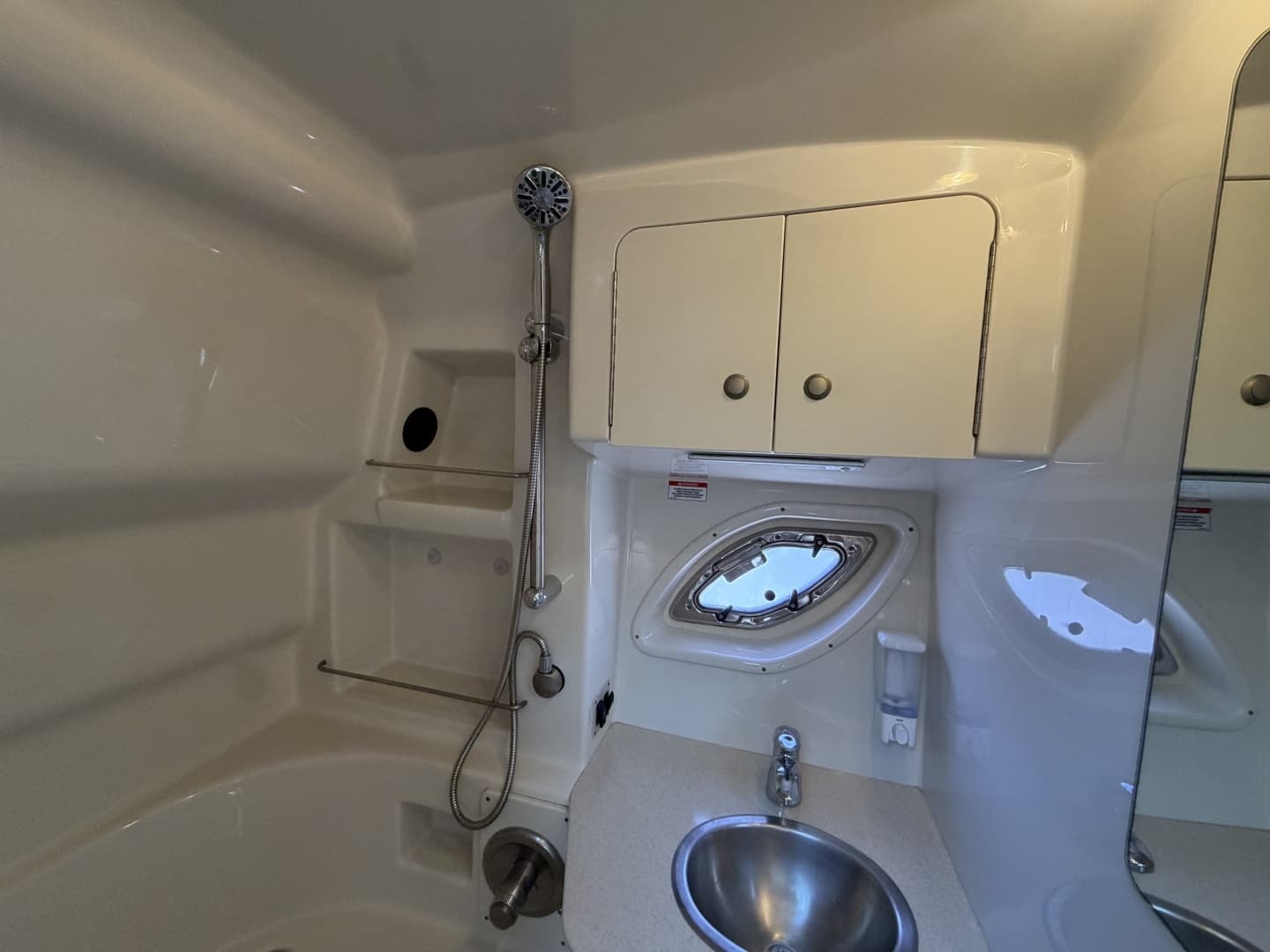 2008 Sea Ray 330 Sundancer - Image 21