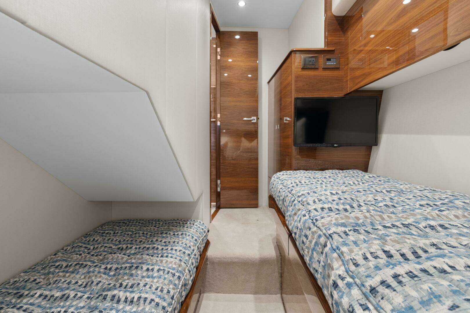 2025 Viking 58 Convertible - Image 6