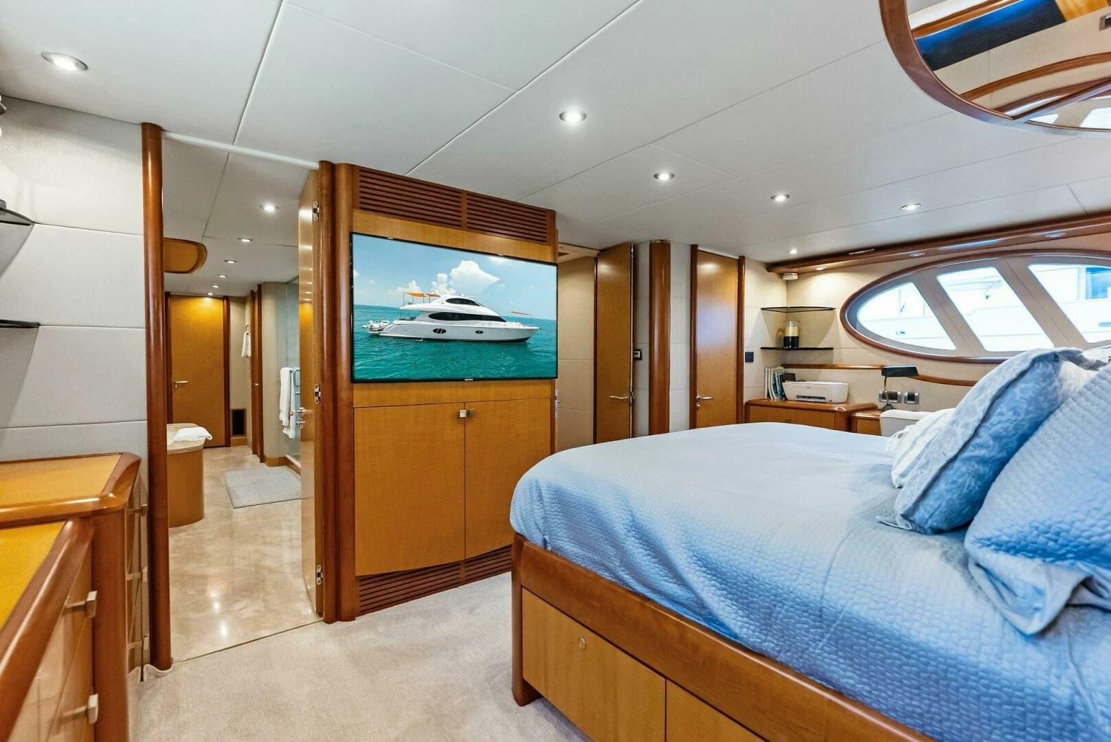 2006 Lazzara Yachts 84 Skylounge - Image 55