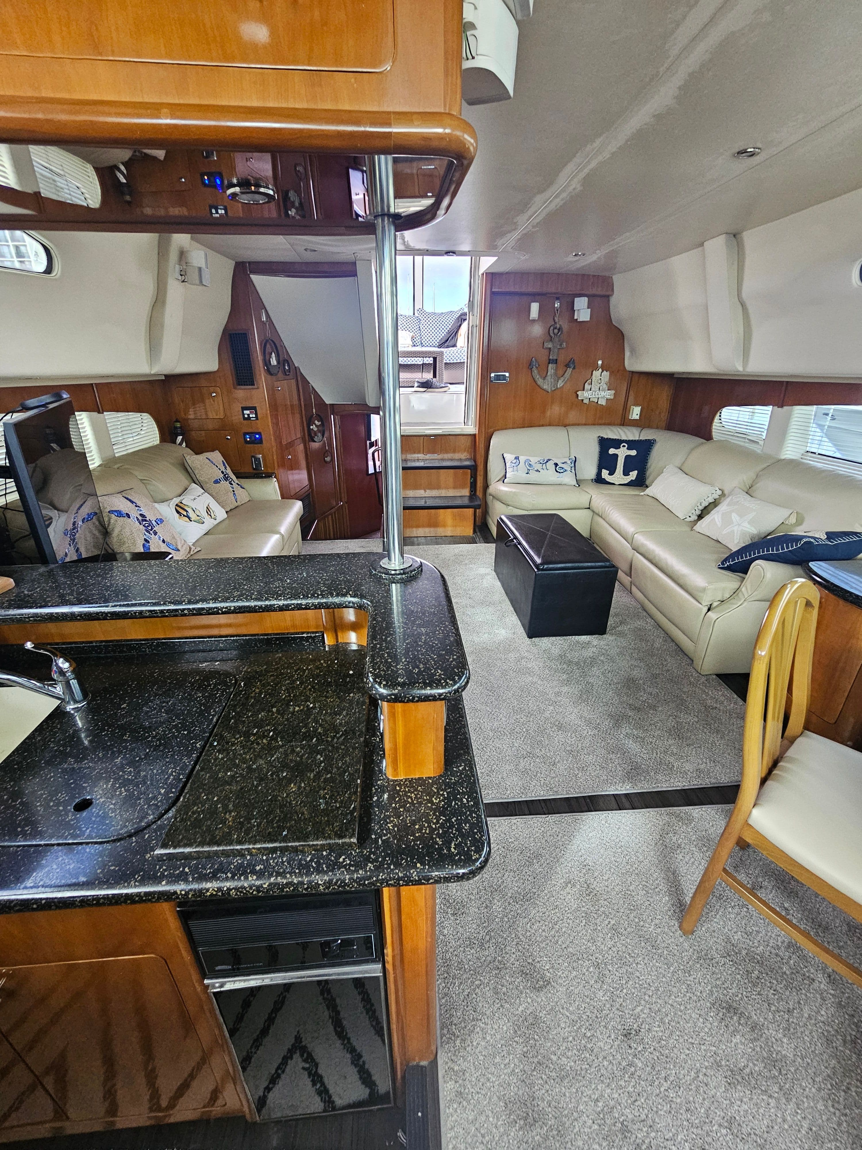 2001 Carver 564 - 24
